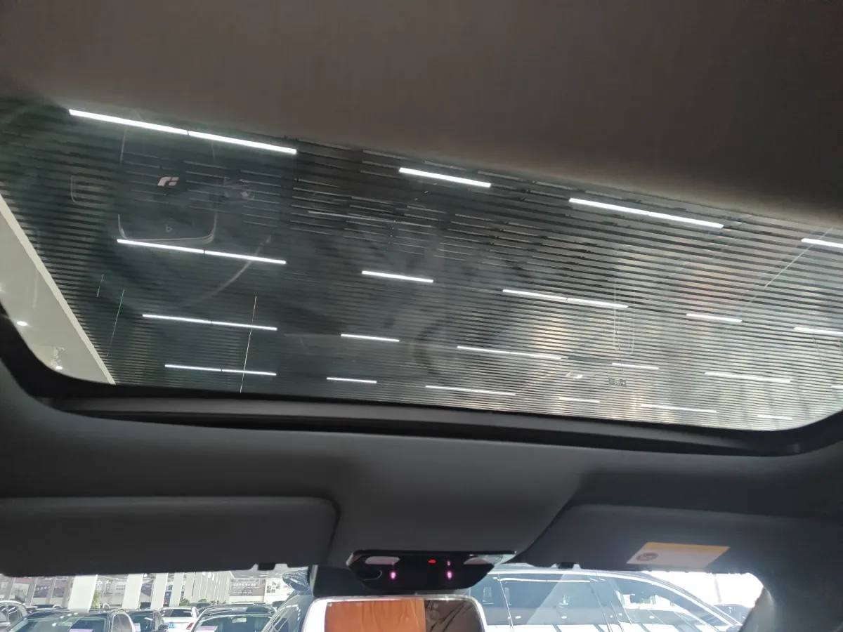 2023 Li L8 Range Extended 154HP REEV 40.9KWH,autocango,china used car exporter,china ev exporter,chinese used car exporter,chinese used ev exporter