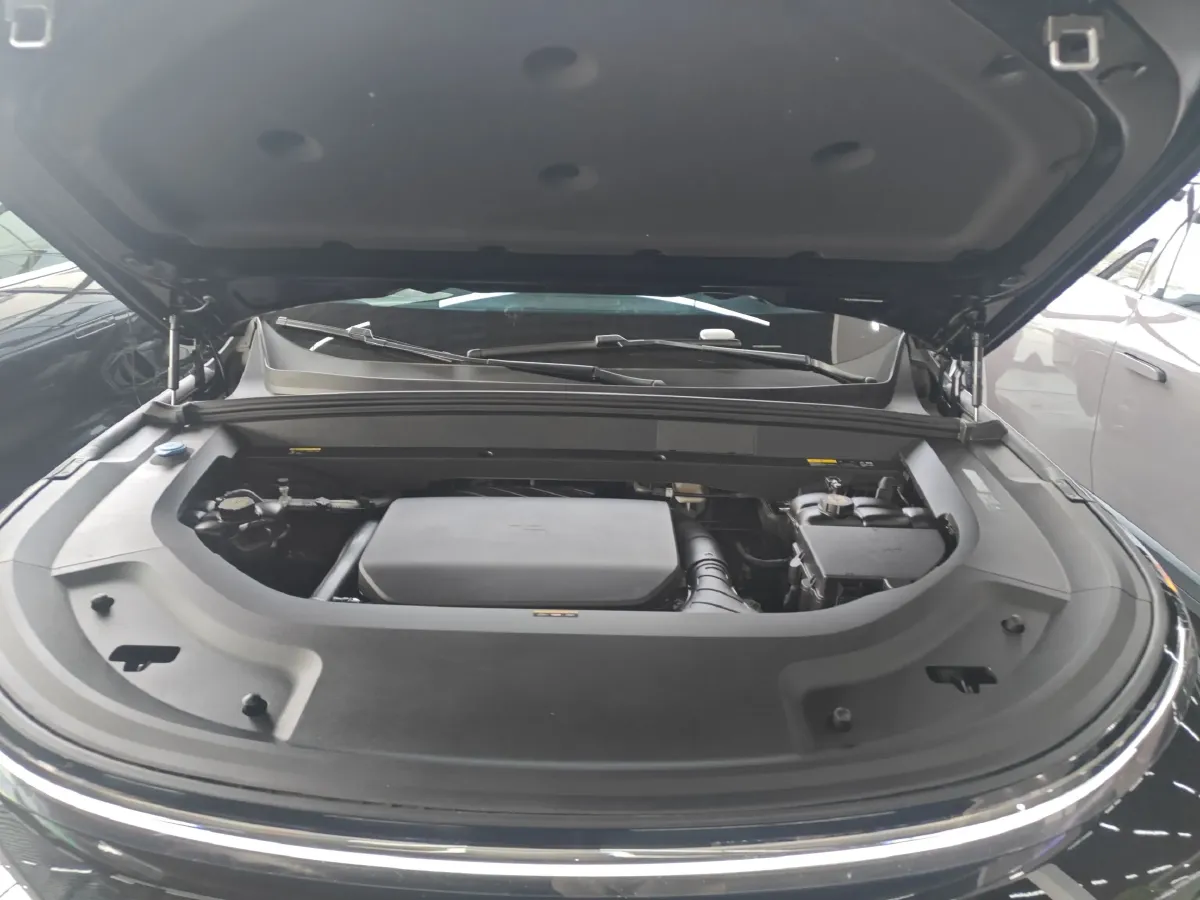 2023 Li L8 Range Extended 154HP REEV 40.9KWH,autocango,china used car exporter,china ev exporter,chinese used car exporter,chinese used ev exporter