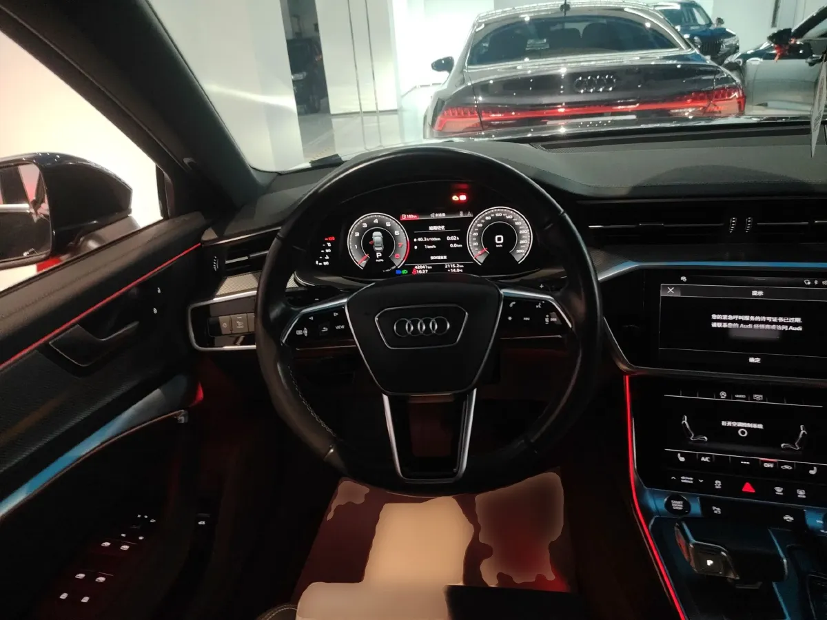 2022 Audi A6L 2.0T 224HP L4 7DCT,autocango,china used car exporter,china ev exporter,chinese used car exporter,chinese used ev exporter