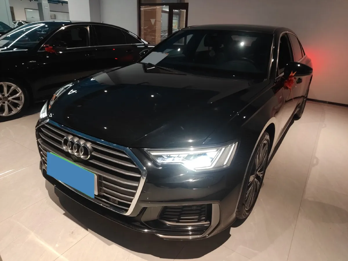 2022 Audi A6L 2.0T 224HP L4 7DCT,autocango,china used car exporter,china ev exporter,chinese used car exporter,chinese used ev exporter