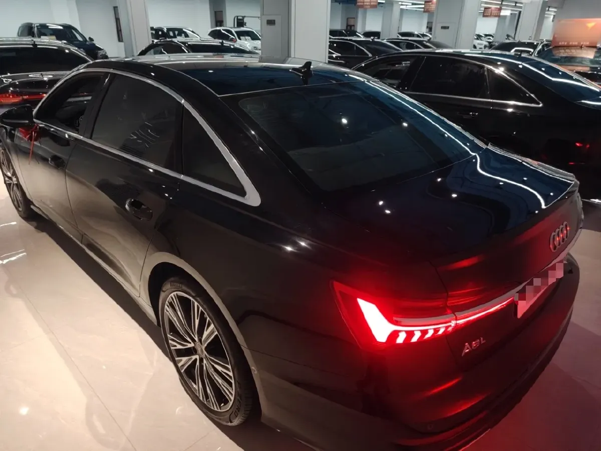 2022 Audi A6L 2.0T 224HP L4 7DCT,autocango,china used car exporter,china ev exporter,chinese used car exporter,chinese used ev exporter