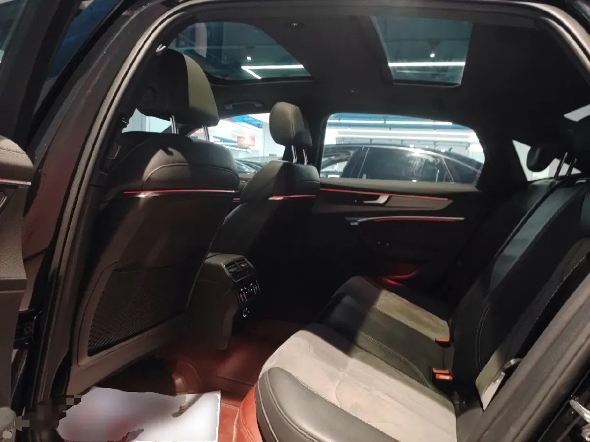 2022 Audi A6L 2.0T 224HP L4 7DCT,autocango,china used car exporter,china ev exporter,chinese used car exporter,chinese used ev exporter