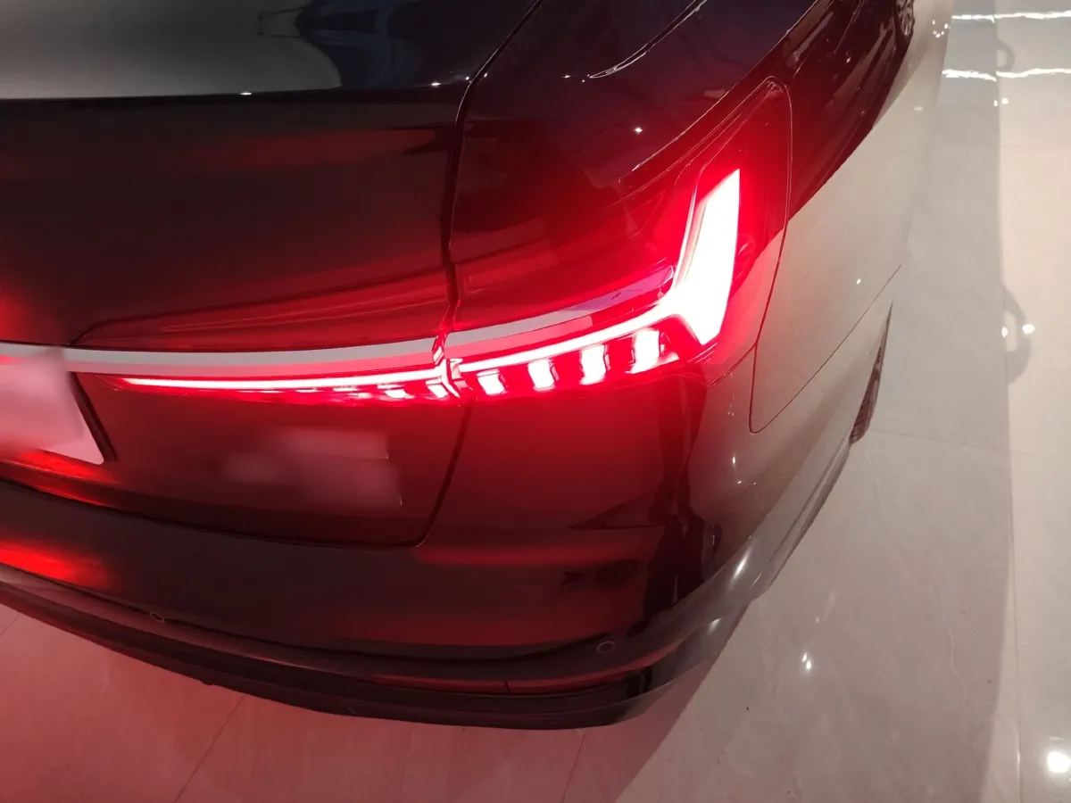 2022 Audi A6L 2.0T 224HP L4 7DCT,autocango,china used car exporter,china ev exporter,chinese used car exporter,chinese used ev exporter