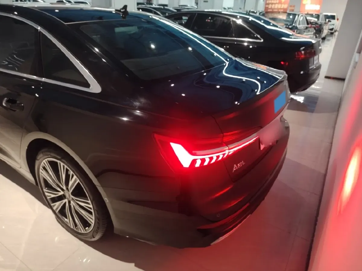 2022 Audi A6L 2.0T 224HP L4 7DCT,autocango,china used car exporter,china ev exporter,chinese used car exporter,chinese used ev exporter