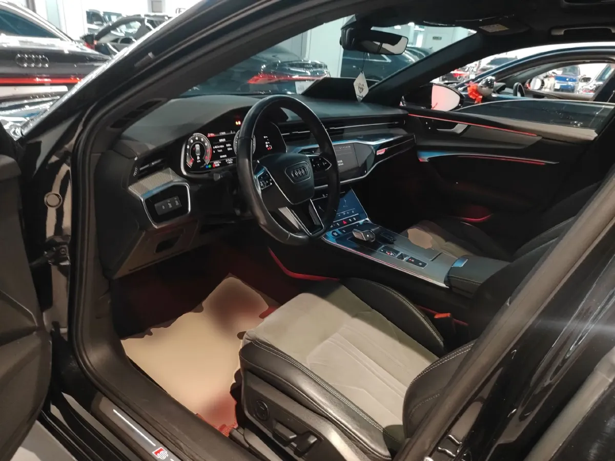 2022 Audi A6L 2.0T 224HP L4 7DCT,autocango,china used car exporter,china ev exporter,chinese used car exporter,chinese used ev exporter