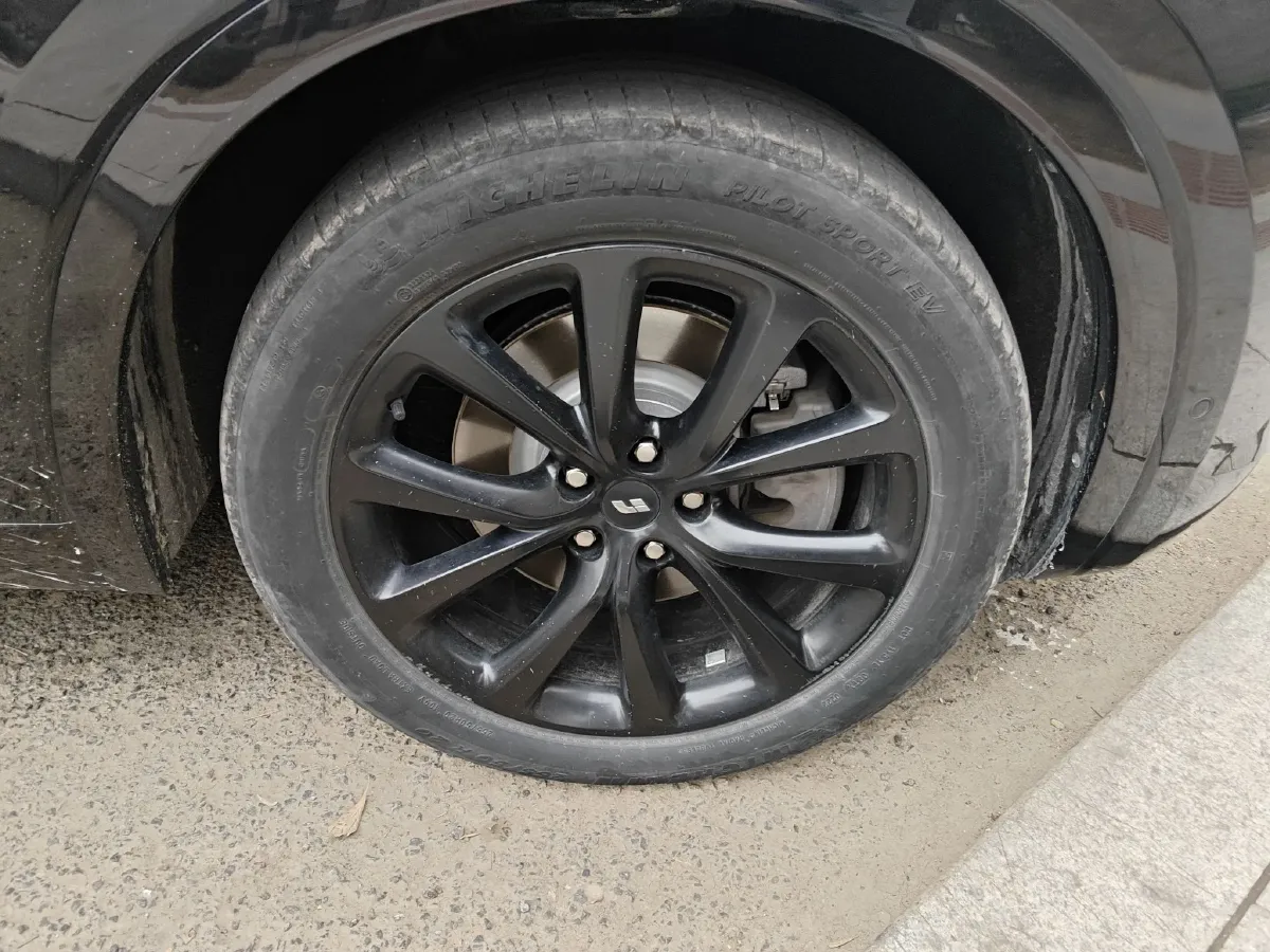 2021 Li ONE Range Extended 131HP REEV 40.5KWH,autocango,china used car exporter,china ev exporter,chinese used car exporter,chinese used ev exporter