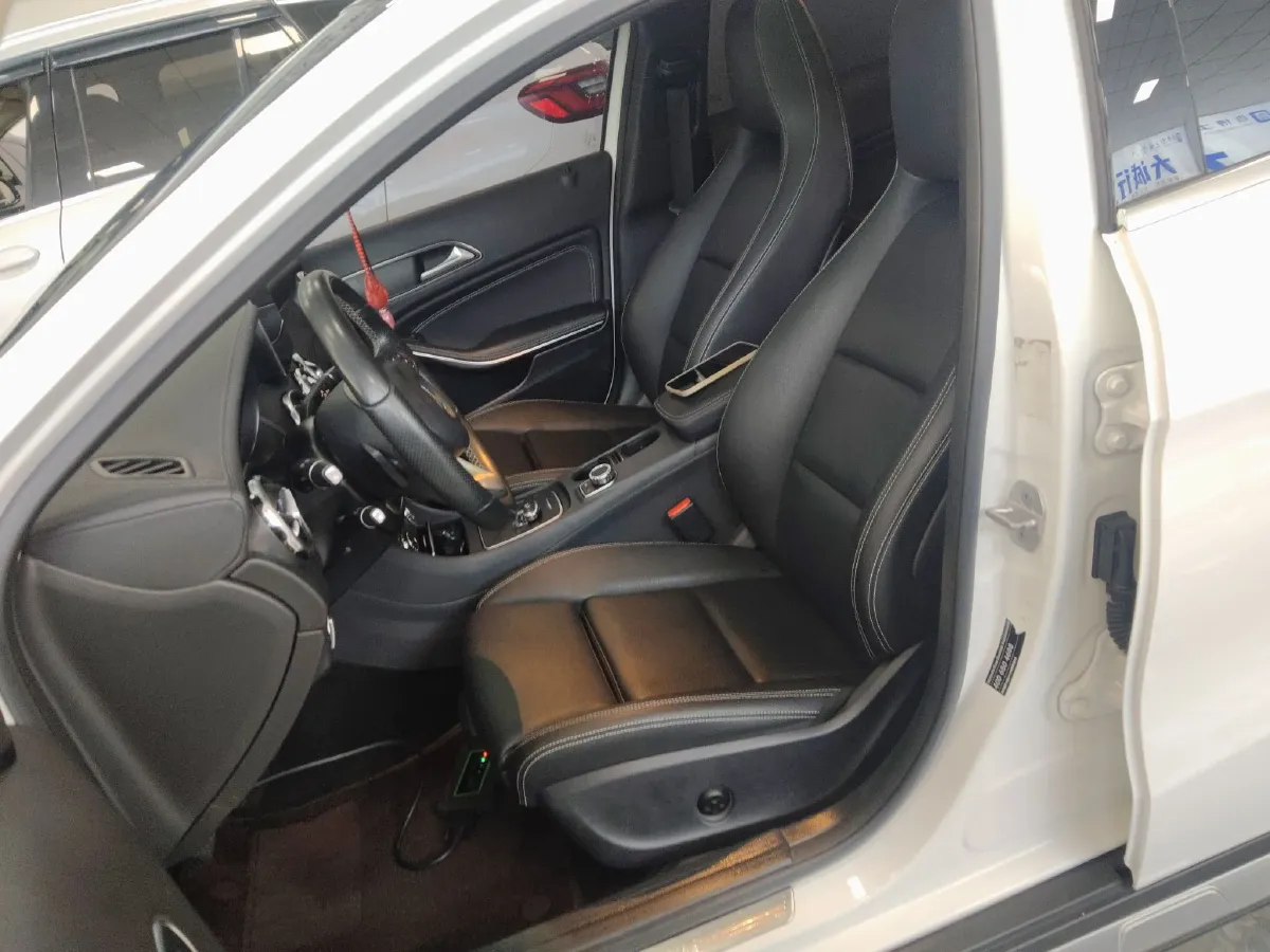 2017 Mercedes-Benz GLA Class 2.0T 184HP L4 7DCT,autocango,china used car exporter,china ev exporter,chinese used car exporter,chinese used ev exporter