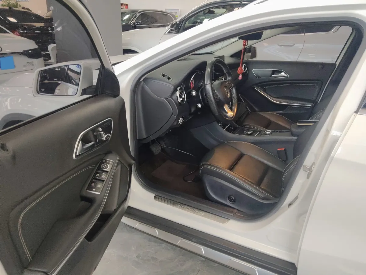 2017 Mercedes-Benz GLA Class 2.0T 184HP L4 7DCT,autocango,china used car exporter,china ev exporter,chinese used car exporter,chinese used ev exporter