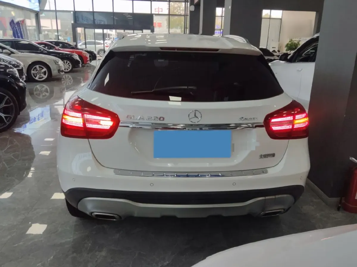 2017 Mercedes-Benz GLA Class 2.0T 184HP L4 7DCT,autocango,china used car exporter,china ev exporter,chinese used car exporter,chinese used ev exporter