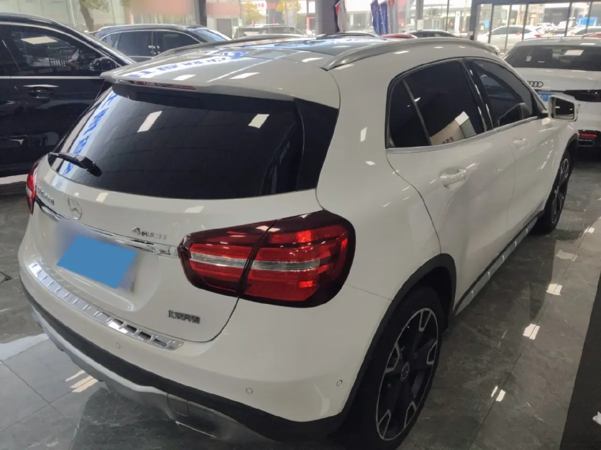 2017 Mercedes-Benz GLA Class 2.0T 184HP L4 7DCT,autocango,china used car exporter,china ev exporter,chinese used car exporter,chinese used ev exporter