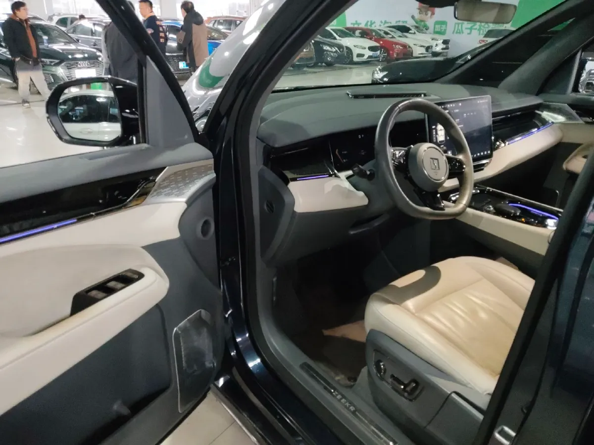 2022 Zeekr 009 BEV 116KWH,autocango,china used car exporter,china ev exporter,chinese used car exporter,chinese used ev exporter