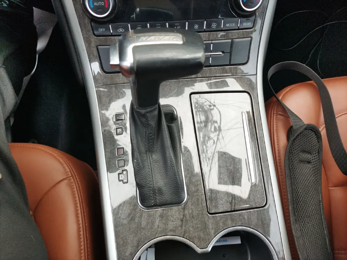 2015 Haval H8 2.0T 218HP L4 6AT,autocango,china used car exporter,china ev exporter,chinese used car exporter,chinese used ev exporter