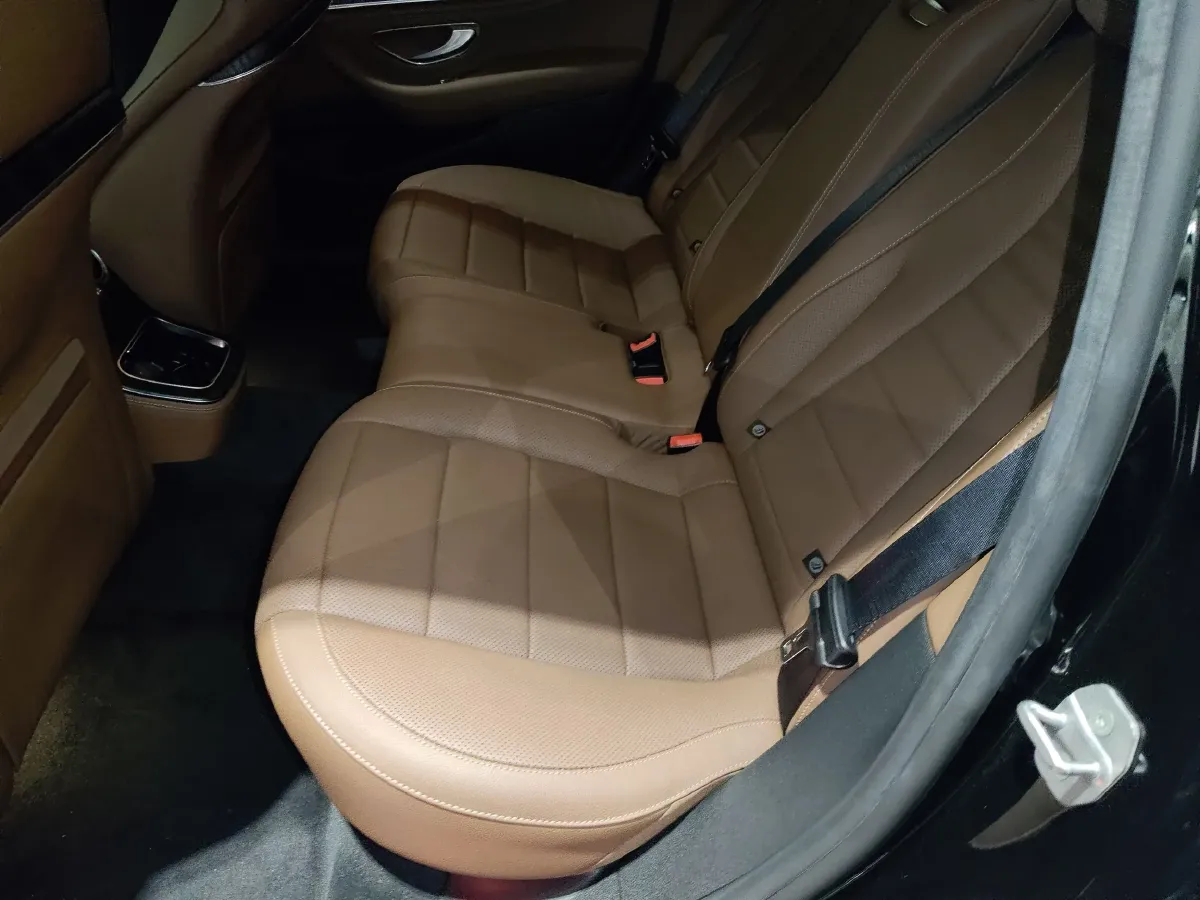 2021 Mercedes-Benz E Class 2.0T 258HP L4 9AT,autocango,china used car exporter,china ev exporter,chinese used car exporter,chinese used ev exporter