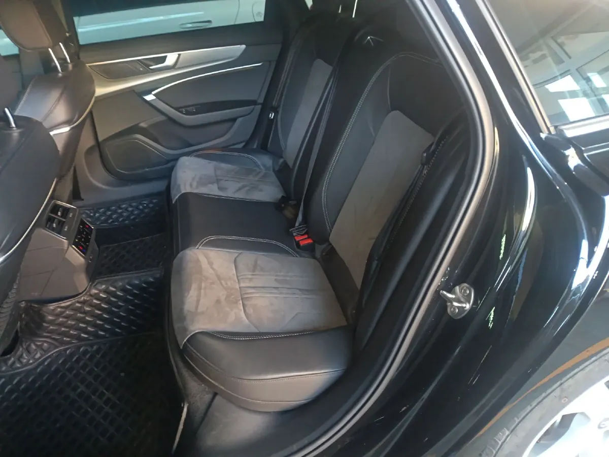 2022 Audi A6L 2.0T 224HP L4 7DCT,autocango,china used car exporter,china ev exporter,chinese used car exporter,chinese used ev exporter