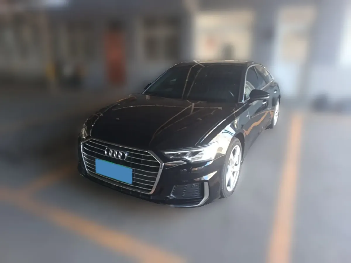 2022 Audi A6L 2.0T 224HP L4 7DCT,autocango,china used car exporter,china ev exporter,chinese used car exporter,chinese used ev exporter