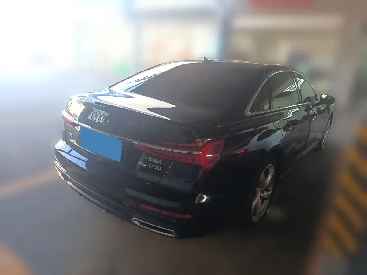 2022 Audi A6L 2.0T 224HP L4 7DCT,autocango,china used car exporter,china ev exporter,chinese used car exporter,chinese used ev exporter