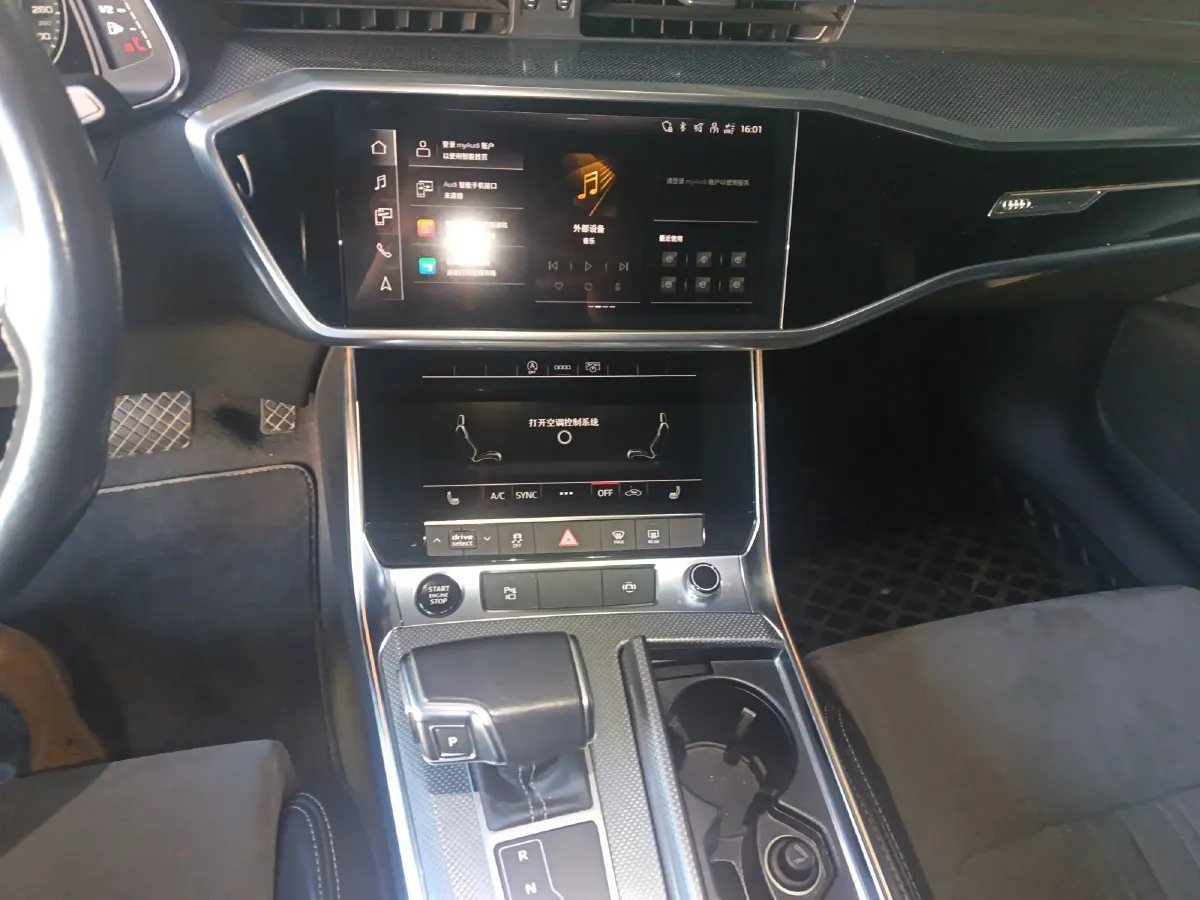 2022 Audi A6L 2.0T 224HP L4 7DCT,autocango,china used car exporter,china ev exporter,chinese used car exporter,chinese used ev exporter