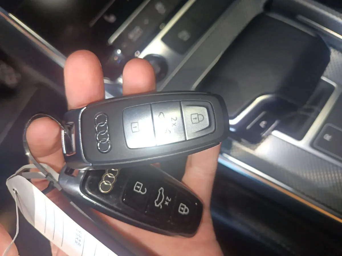 2022 Audi A6L 2.0T 224HP L4 7DCT,autocango,china used car exporter,china ev exporter,chinese used car exporter,chinese used ev exporter