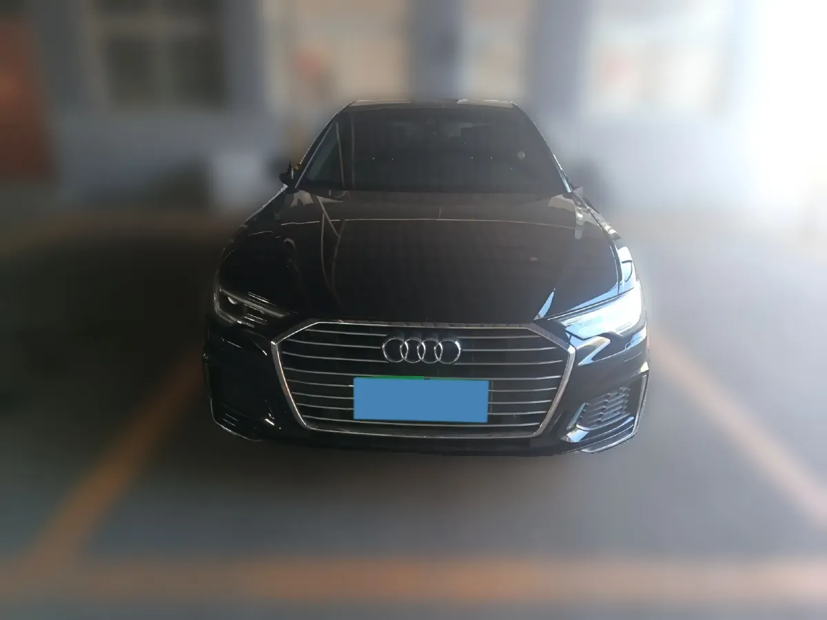 2022 Audi A6L 2.0T 224HP L4 7DCT,autocango,china used car exporter,china ev exporter,chinese used car exporter,chinese used ev exporter