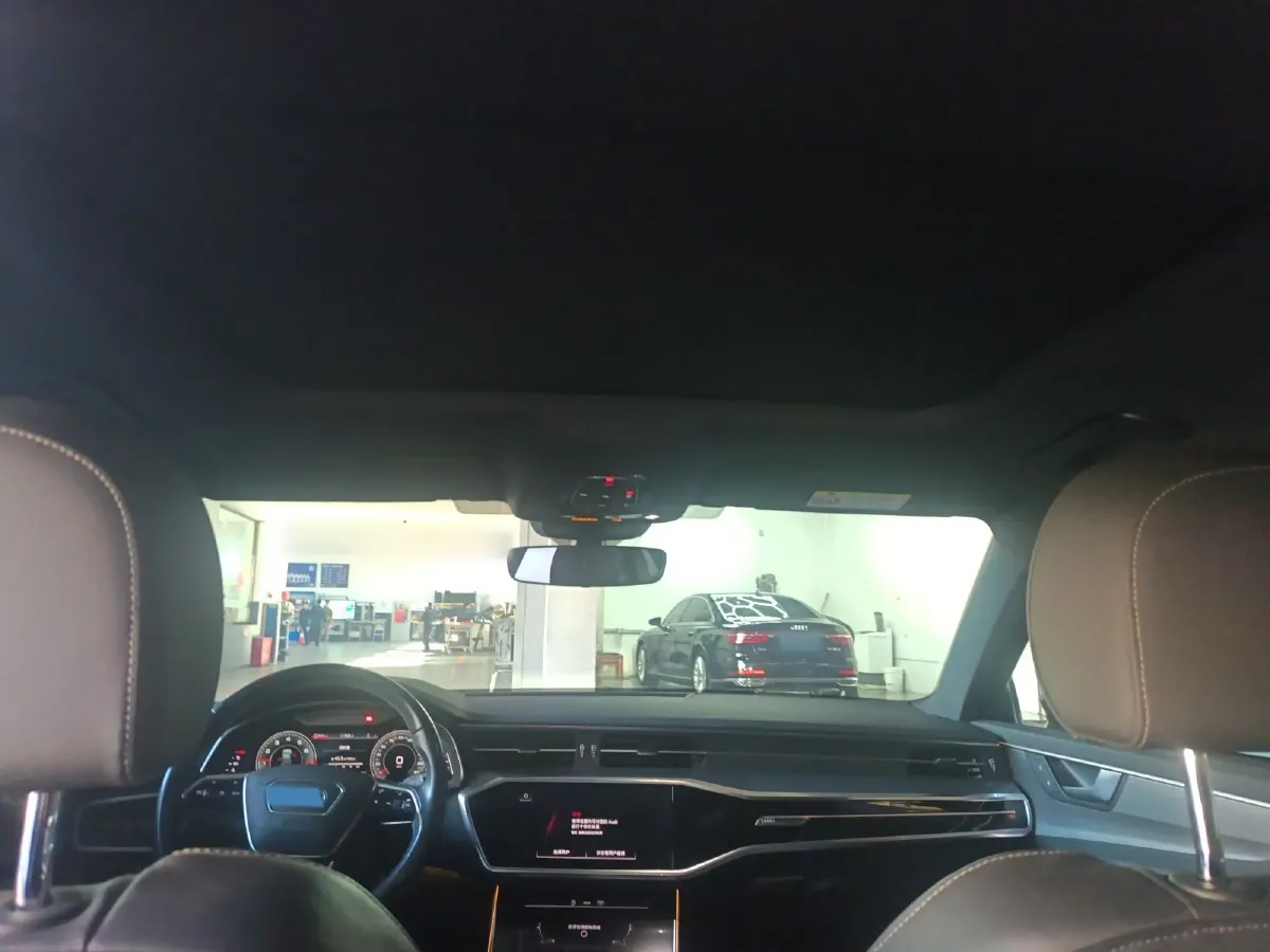 2022 Audi A6L 2.0T 224HP L4 7DCT,autocango,china used car exporter,china ev exporter,chinese used car exporter,chinese used ev exporter