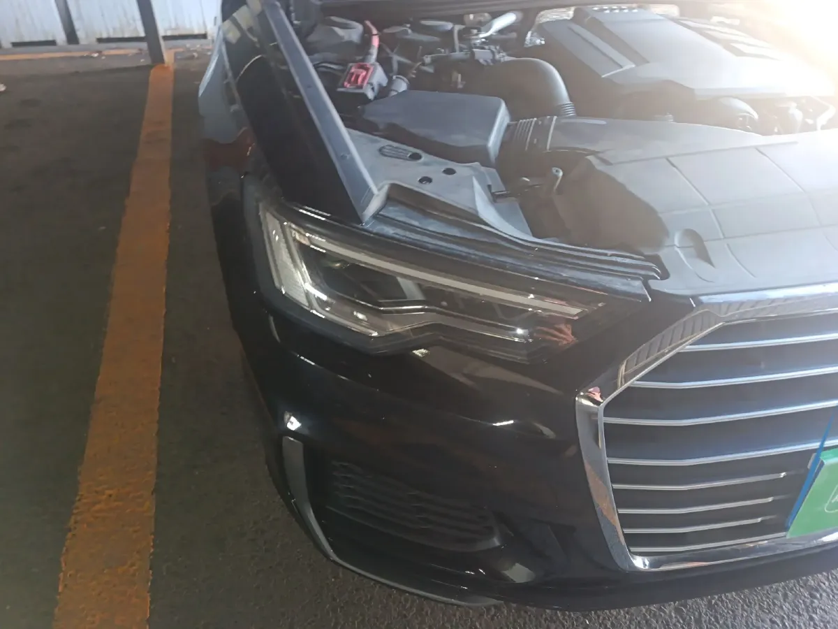 2022 Audi A6L 2.0T 224HP L4 7DCT,autocango,china used car exporter,china ev exporter,chinese used car exporter,chinese used ev exporter