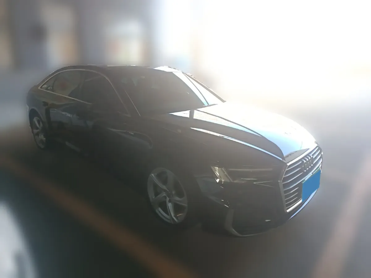 2022 Audi A6L 2.0T 224HP L4 7DCT,autocango,china used car exporter,china ev exporter,chinese used car exporter,chinese used ev exporter