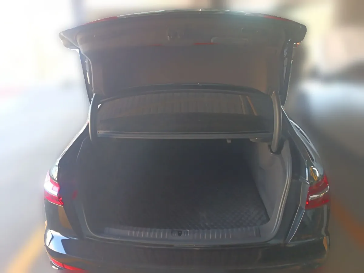 2022 Audi A6L 2.0T 224HP L4 7DCT,autocango,china used car exporter,china ev exporter,chinese used car exporter,chinese used ev exporter