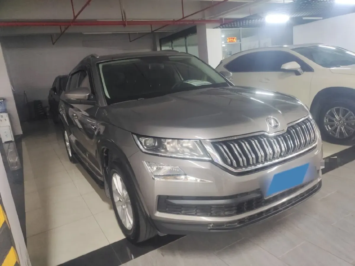 2018 Skoda Kodiak 2.0T 186HP L4 7DCT,autocango,china used car exporter,china ev exporter,chinese used car exporter,chinese used ev exporter
