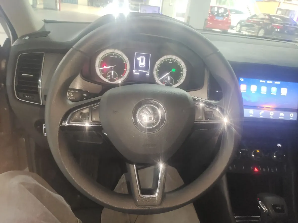 2018 Skoda Kodiak 2.0T 186HP L4 7DCT,autocango,china used car exporter,china ev exporter,chinese used car exporter,chinese used ev exporter