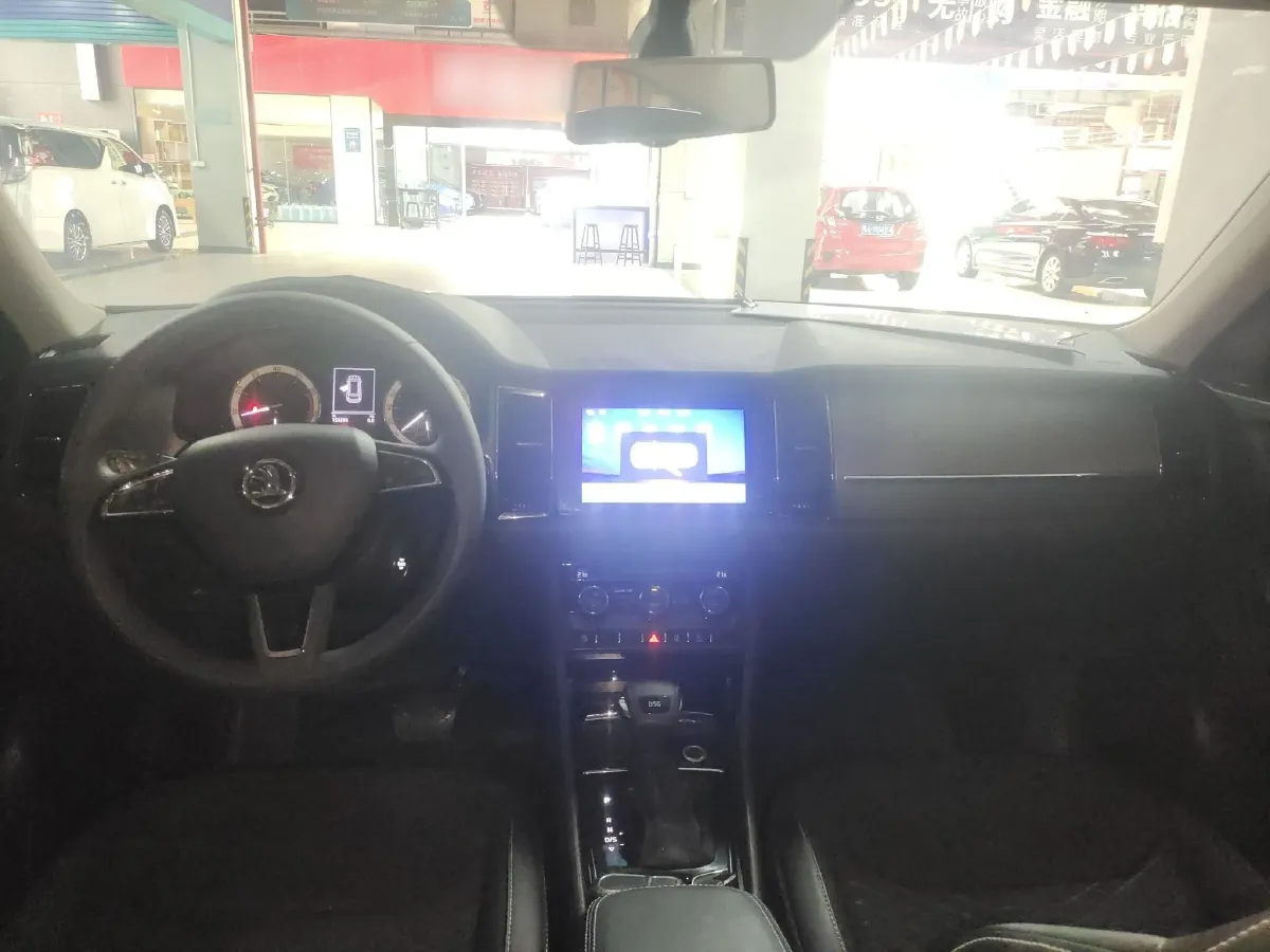 2018 Skoda Kodiak 2.0T 186HP L4 7DCT,autocango,china used car exporter,china ev exporter,chinese used car exporter,chinese used ev exporter