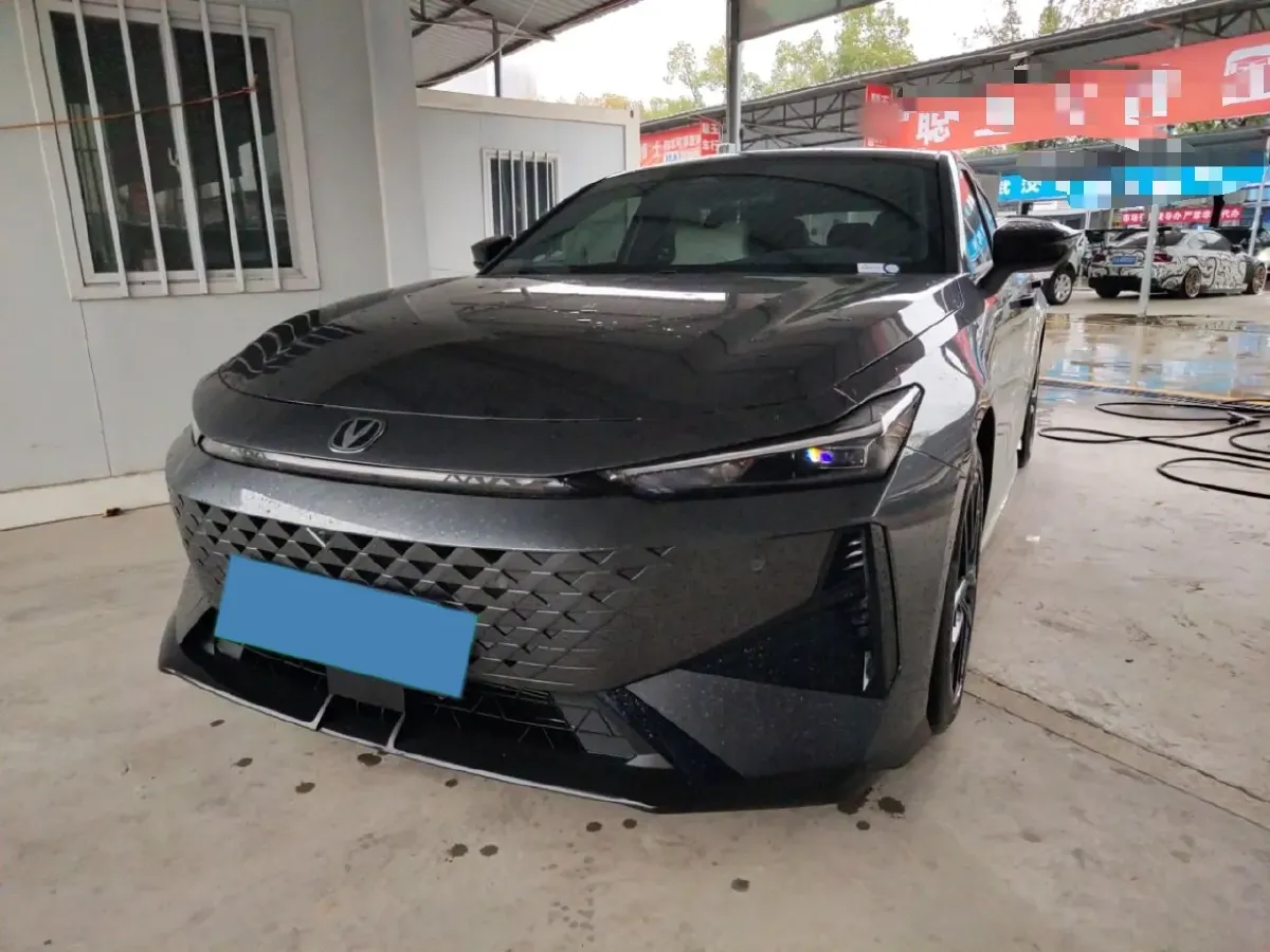 2025 ChangAn UNI-V 1.5T 192HP L4 7DCT,autocango,china used car exporter,china ev exporter,chinese used car exporter,chinese used ev exporter