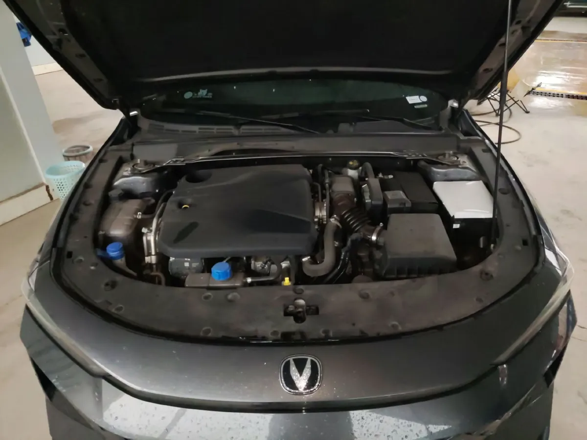 2025 ChangAn UNI-V 1.5T 192HP L4 7DCT,autocango,china used car exporter,china ev exporter,chinese used car exporter,chinese used ev exporter