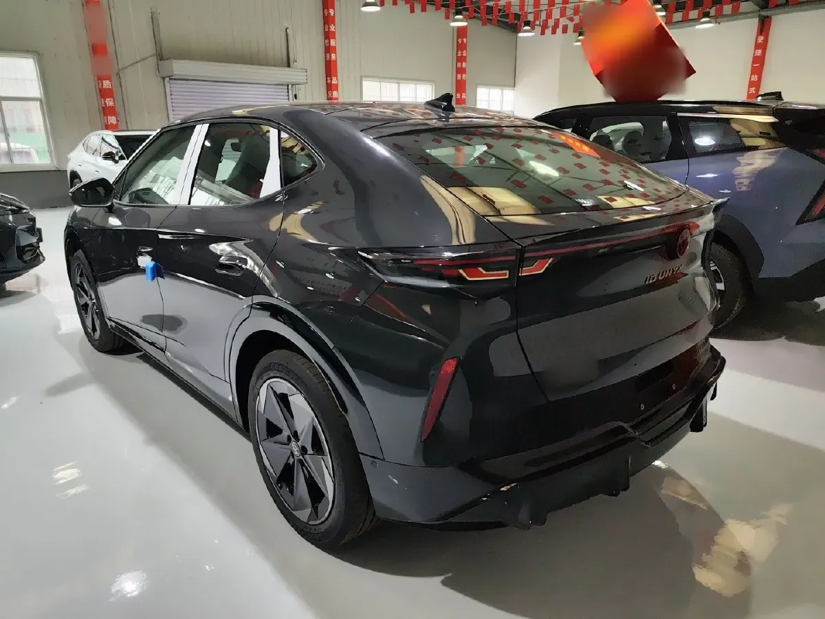 2025 Volkswagen ID.UNYX 06 BEV,autocango,china used car exporter,china ev exporter,chinese used car exporter,chinese used ev exporter