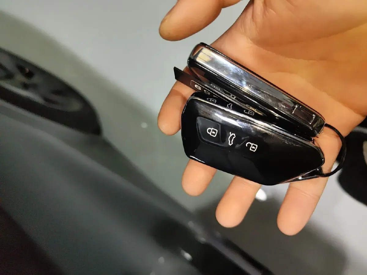 2025 Volkswagen ID.UNYX 06 BEV,autocango,china used car exporter,china ev exporter,chinese used car exporter,chinese used ev exporter