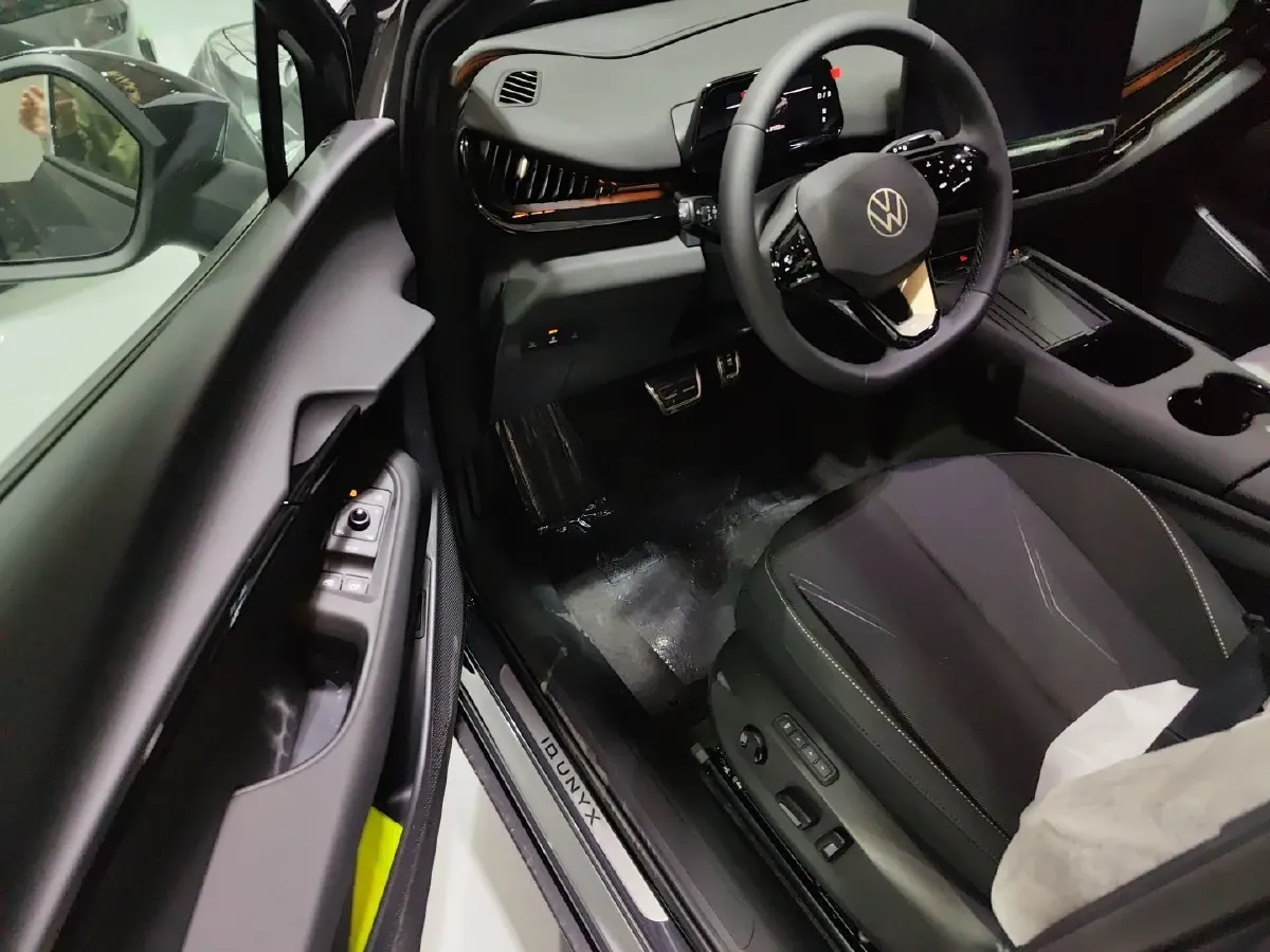 2025 Volkswagen ID.UNYX 06 BEV,autocango,china used car exporter,china ev exporter,chinese used car exporter,chinese used ev exporter