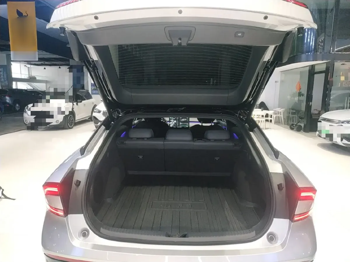 2024 Xpeng P7+ BEV 60.7KWH,autocango,china used car exporter,china ev exporter,chinese used car exporter,chinese used ev exporter