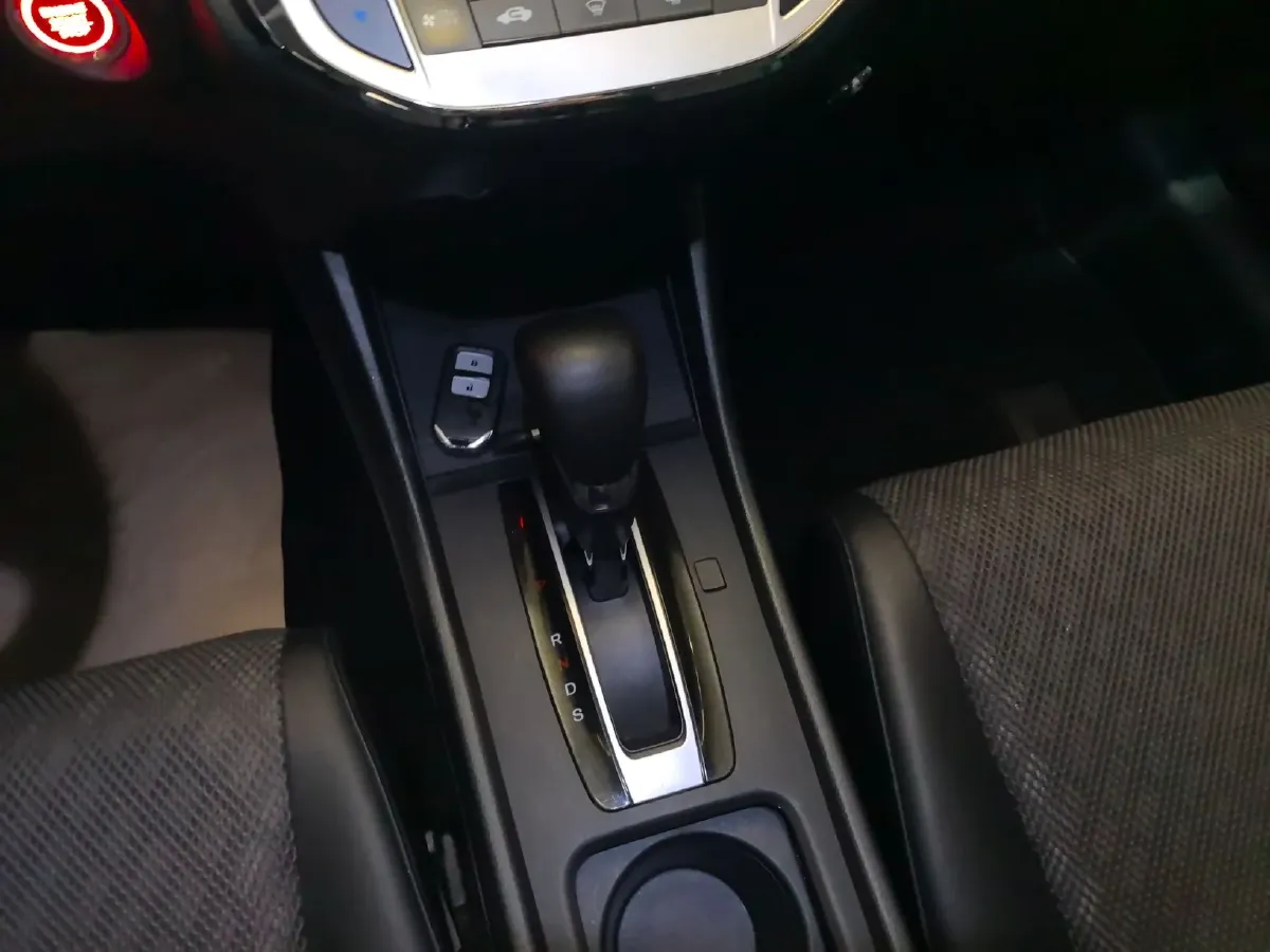 2017 Honda Jade 1.8L 141HP L4 5AT,autocango,china used car exporter,china ev exporter,chinese used car exporter,chinese used ev exporter