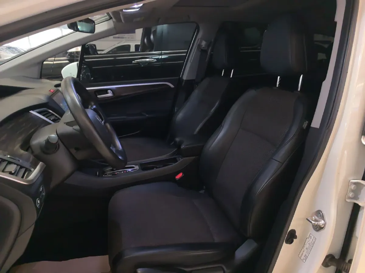 2017 Honda Jade 1.8L 141HP L4 5AT,autocango,china used car exporter,china ev exporter,chinese used car exporter,chinese used ev exporter