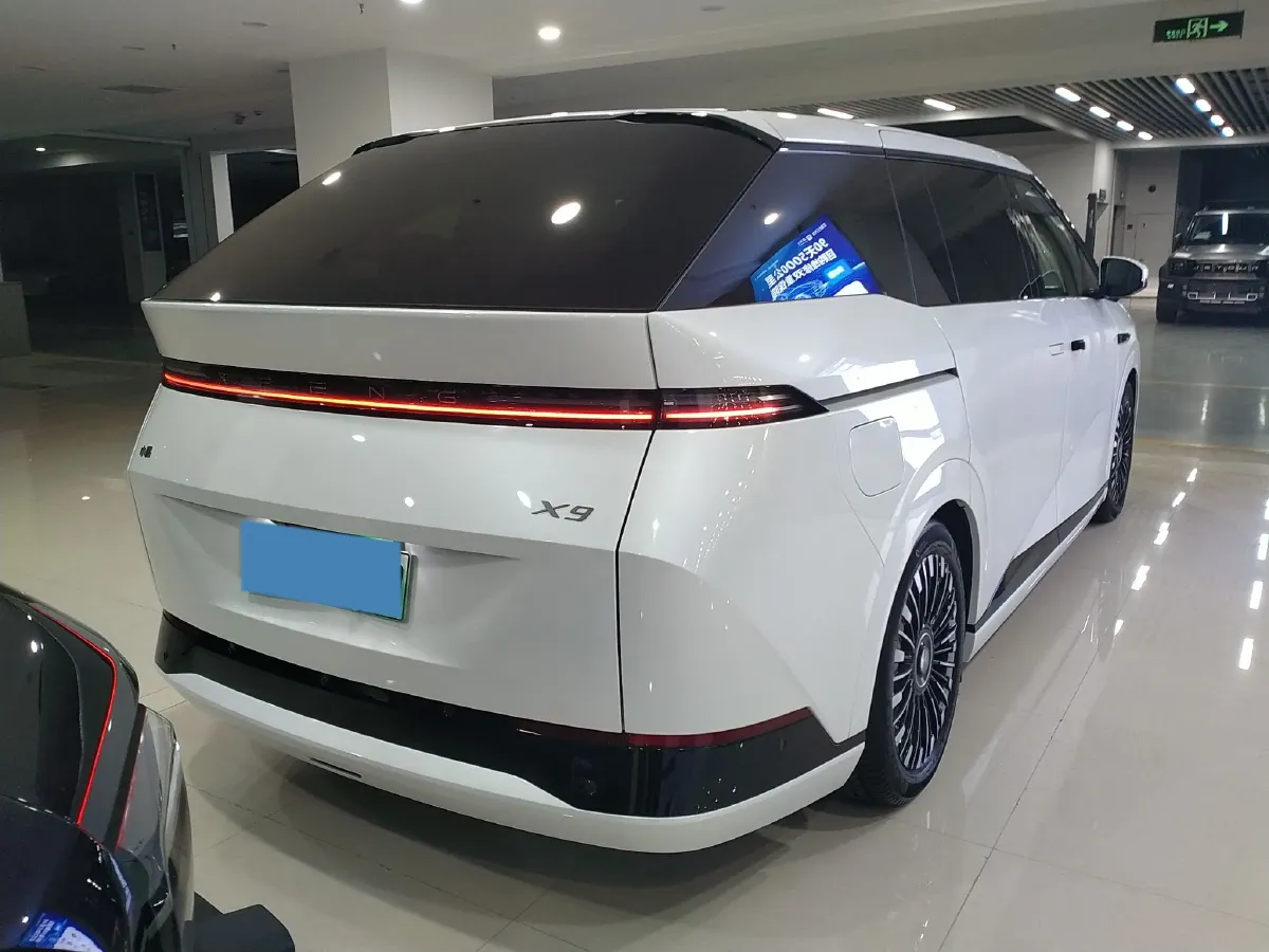 2025 Xpeng X9 BEV,autocango,china used car exporter,china ev exporter,chinese used car exporter,chinese used ev exporter