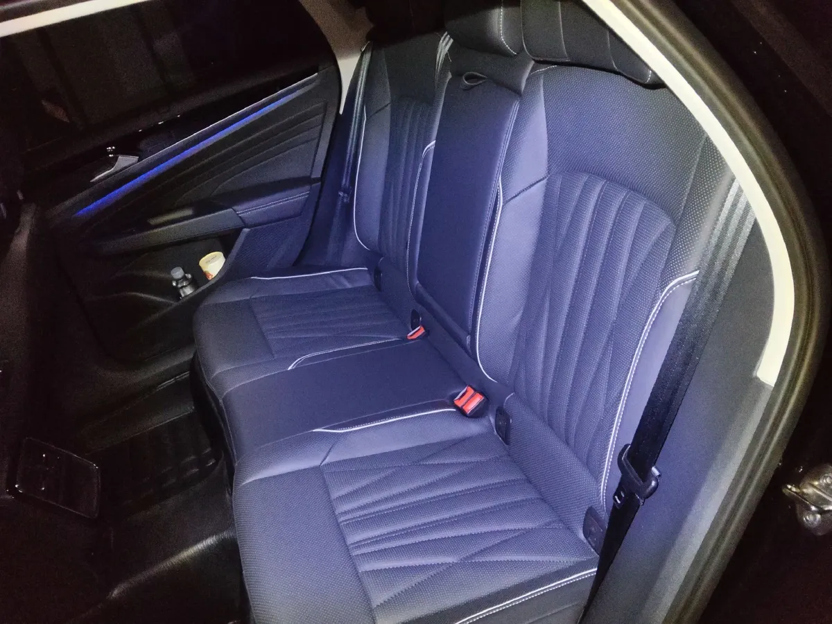 2022 Toyota Avalon 2.5L 209HP L4 8AT,autocango,china used car exporter,china ev exporter,chinese used car exporter,chinese used ev exporter