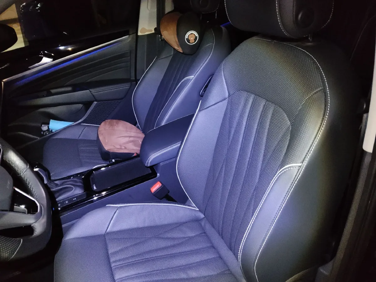 2022 Toyota Avalon 2.5L 209HP L4 8AT,autocango,china used car exporter,china ev exporter,chinese used car exporter,chinese used ev exporter