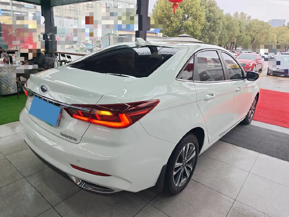 2021 Ford Escort 1.5L 122HP L3 6AT,autocango,china used car exporter,china ev exporter,chinese used car exporter,chinese used ev exporter