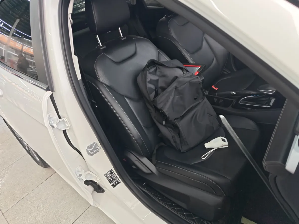 2021 Ford Escort 1.5L 122HP L3 6AT,autocango,china used car exporter,china ev exporter,chinese used car exporter,chinese used ev exporter