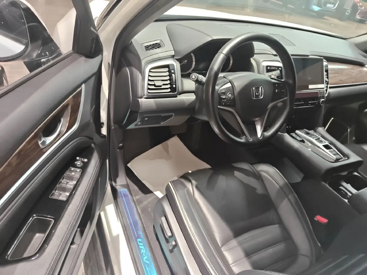 2017 Hyundai Grand SantaFe 2.0T 241HP L4 6AT,autocango,china used car exporter,china ev exporter,chinese used car exporter,chinese used ev exporter