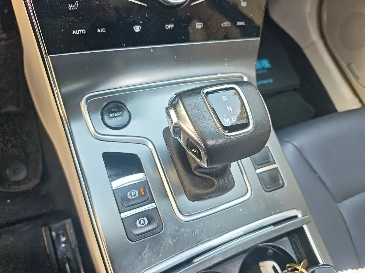 2020 HongQi H5 1.8T 197HP L4 6AT,autocango,china used car exporter,china ev exporter,chinese used car exporter,chinese used ev exporter