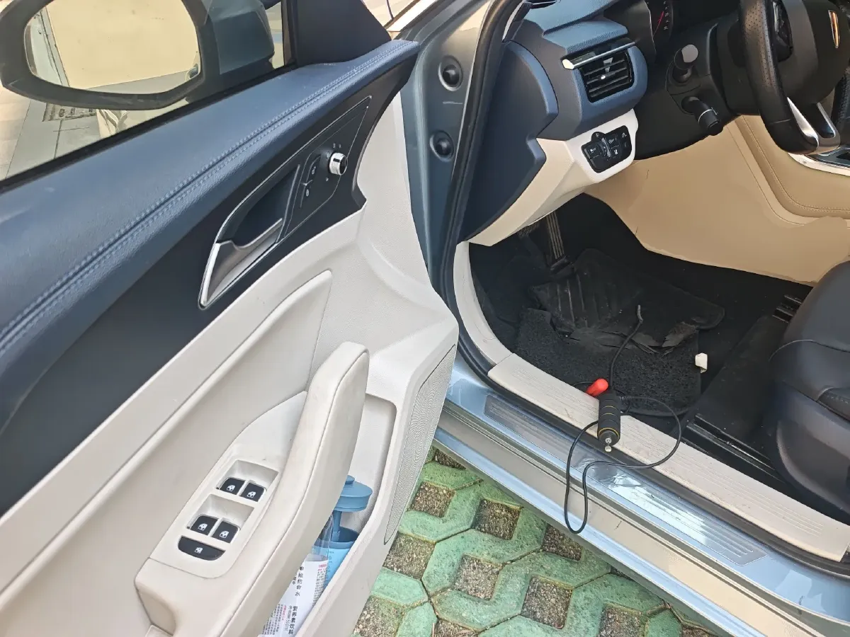 2020 HongQi H5 1.8T 197HP L4 6AT,autocango,china used car exporter,china ev exporter,chinese used car exporter,chinese used ev exporter