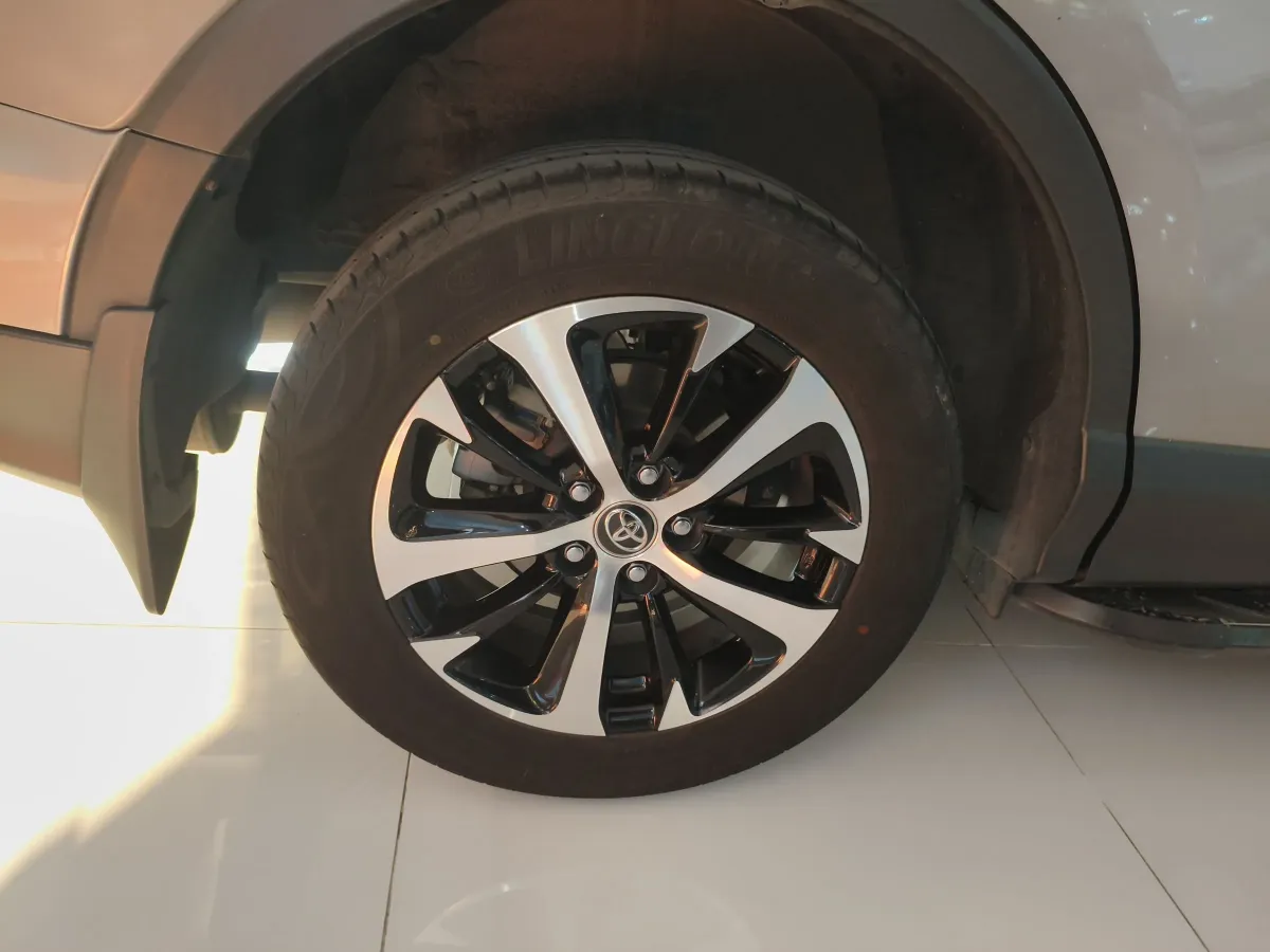 2019 Toyota RAV4 2.0L 151HP L4 CVT,autocango,china used car exporter,china ev exporter,chinese used car exporter,chinese used ev exporter