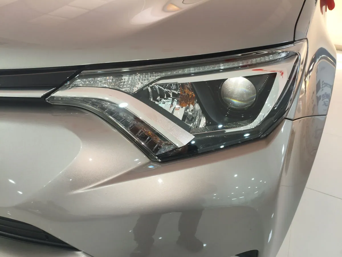 2019 Toyota RAV4 2.0L 151HP L4 CVT,autocango,china used car exporter,china ev exporter,chinese used car exporter,chinese used ev exporter