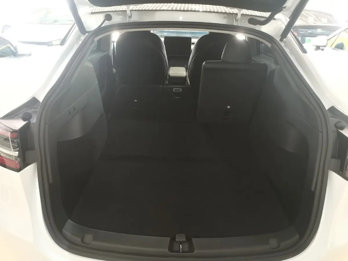 2022 Tesla Model Y BEV 60KWH,autocango,china used car exporter,china ev exporter,chinese used car exporter,chinese used ev exporter