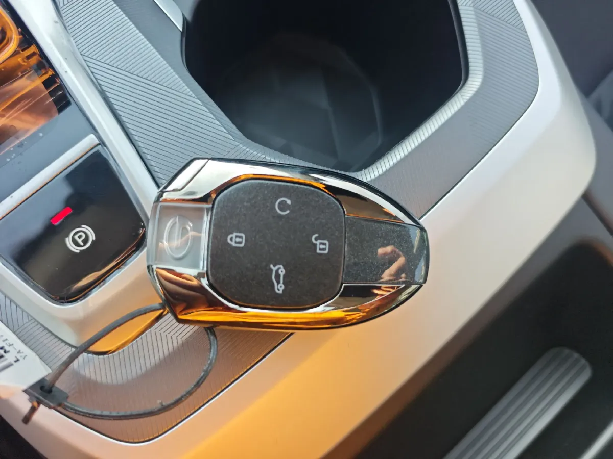 2026 Geely Emgrand 1.5L 120HP L4 CVT,autocango,china used car exporter,china ev exporter,chinese used car exporter,chinese used ev exporter